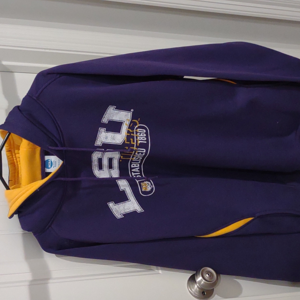 LSU hoodie with pockets